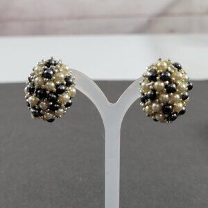 Faux Pearl Hoop Clip On Earrrings White Gray Cluster Old Money Quiet Luxury 3/4"